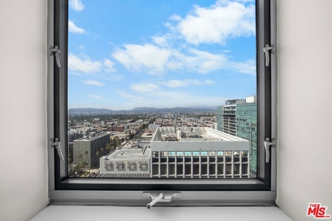 Building Photo - 3810 Wilshire Blvd