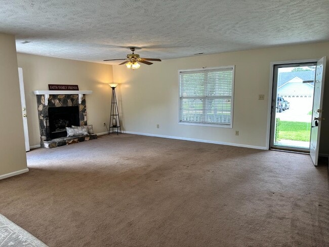 Building Photo - 109 Purple Martin Pl