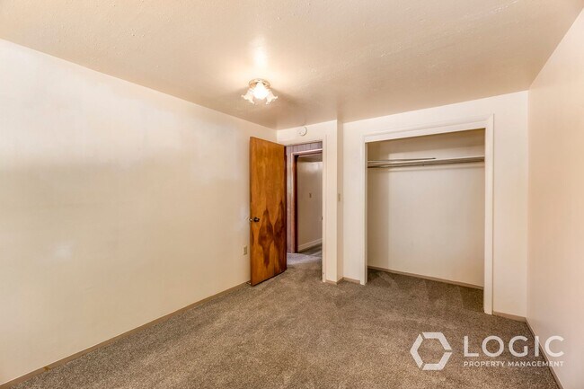 Building Photo - 3151 Quincy Ave