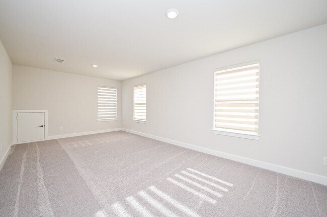 Building Photo - 21827 Erskine Peaks Pl
