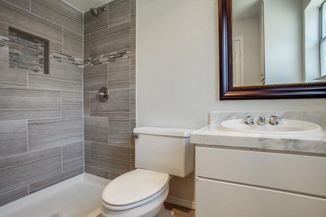 Building Photo - 5815 Sandhurst Ln