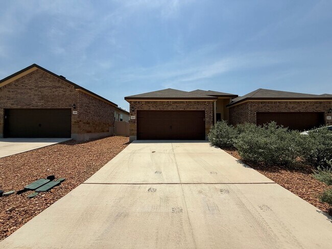 Primary Photo - 3bd 2ba Prime Location