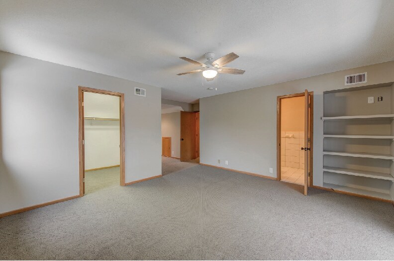 Building Photo - 65 Hackberry Hill