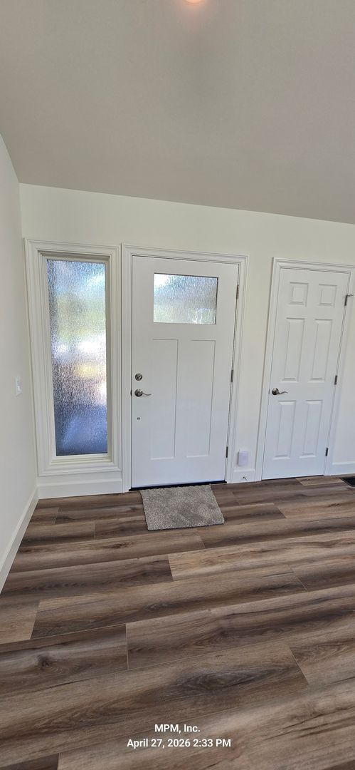 Building Photo - large custom home with peek a boo ocean views