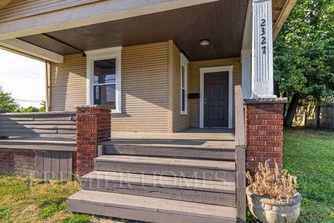 Building Photo - 3 Bed Single-Family Home Near Aultman Hospital – $1,595/mo