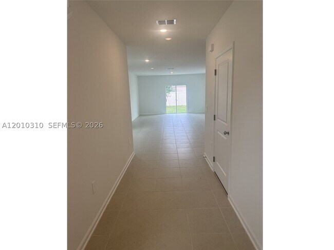 Building Photo - 5423 Meadow Walk Dr