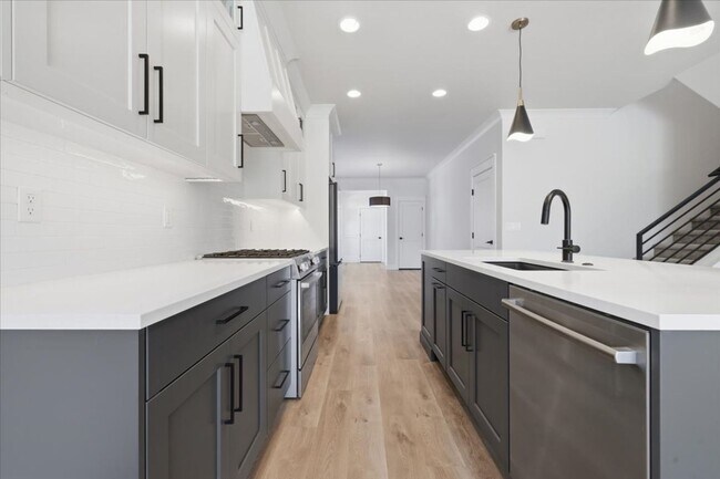 Building Photo - Heart of Eagle 3 Bed 2.5 Bath