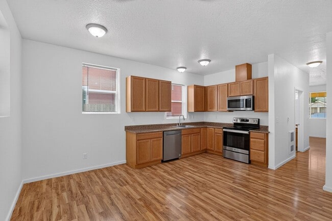 Building Photo - 2038 SE 171st Ave