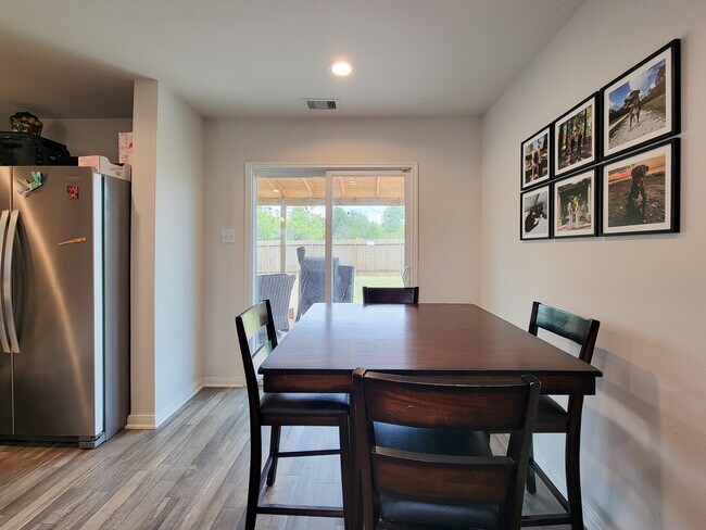 Building Photo - 111 Avalon Dr
