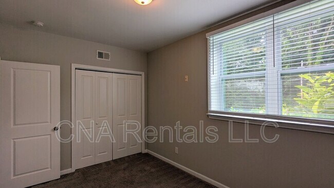 Building Photo - 3290 Forest Creek Dr SW