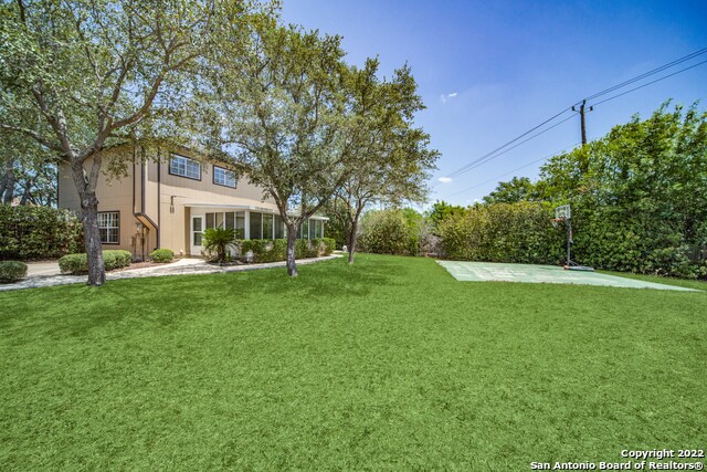 Building Photo - 9759 Bronson Creek