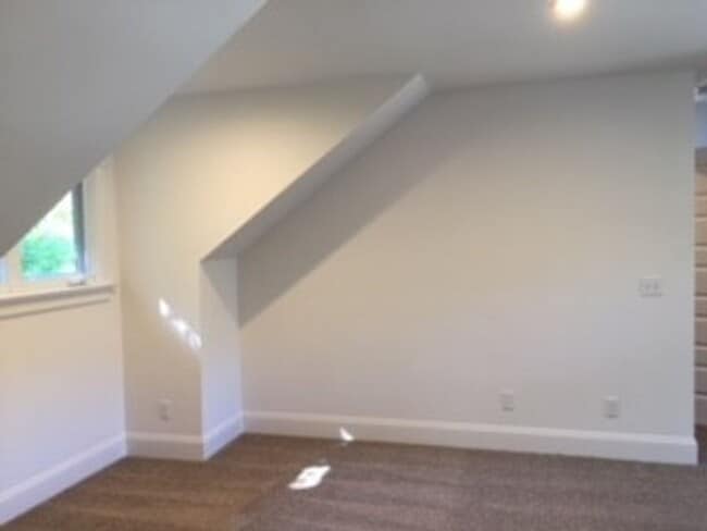 Building Photo - 1127 George St