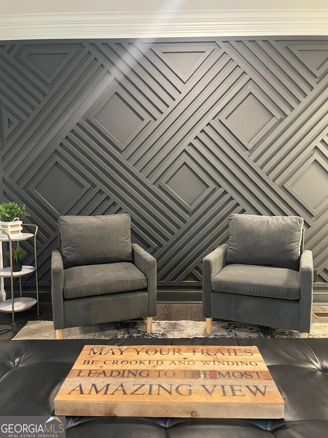 Building Photo - 1914 Montrose Dr