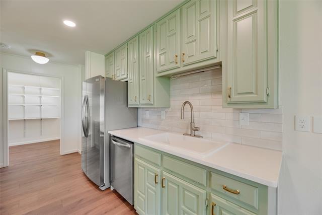 Building Photo - 407 Cocopa Dr W