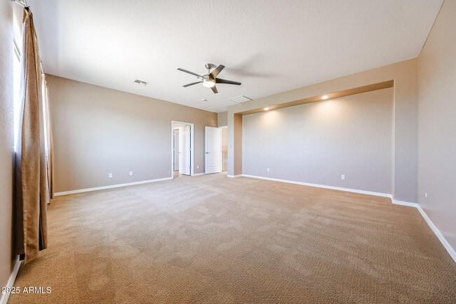 Building Photo - 9121 W Plum Rd