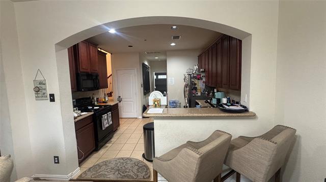 Building Photo - 824 Apple Hill Dr