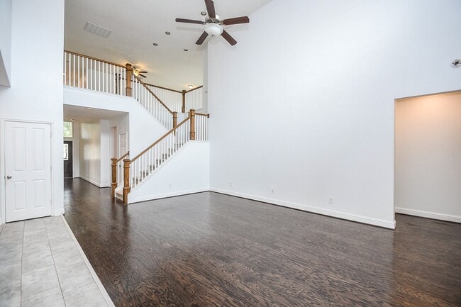 Building Photo - 8343 Sedona Ridge Dr