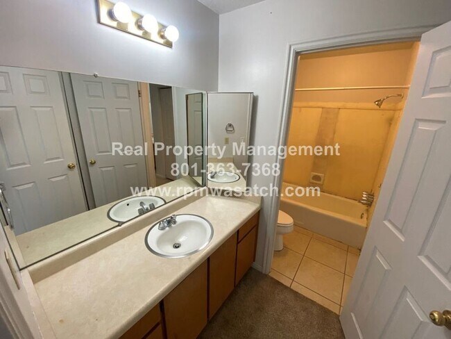 Building Photo - 4722 Xanadu Cir