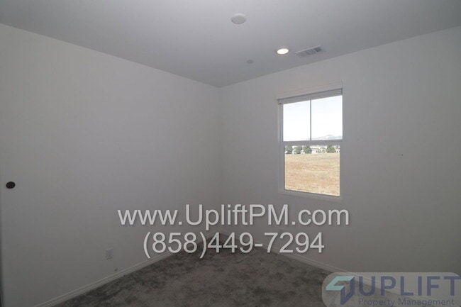 Building Photo - 36351 Elizabeth Ln