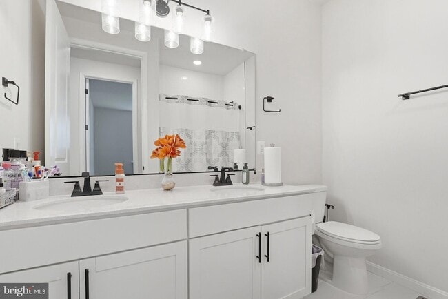 Building Photo - 615 Clover Ln