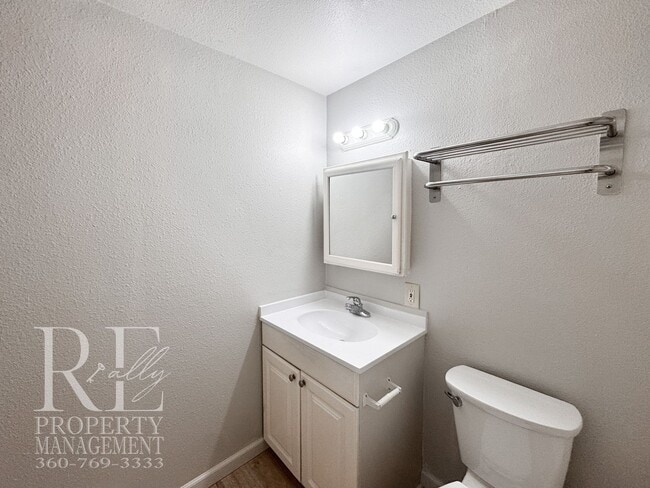 Building Photo - Refreshed 3-Bed Hefner Home with Private Lawn & Covered Parking
