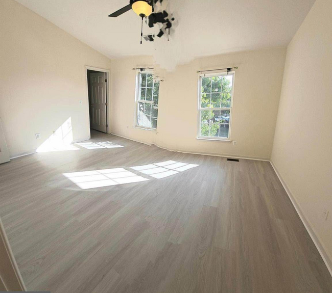 Building Photo - 8811 Carpenters Hall Dr
