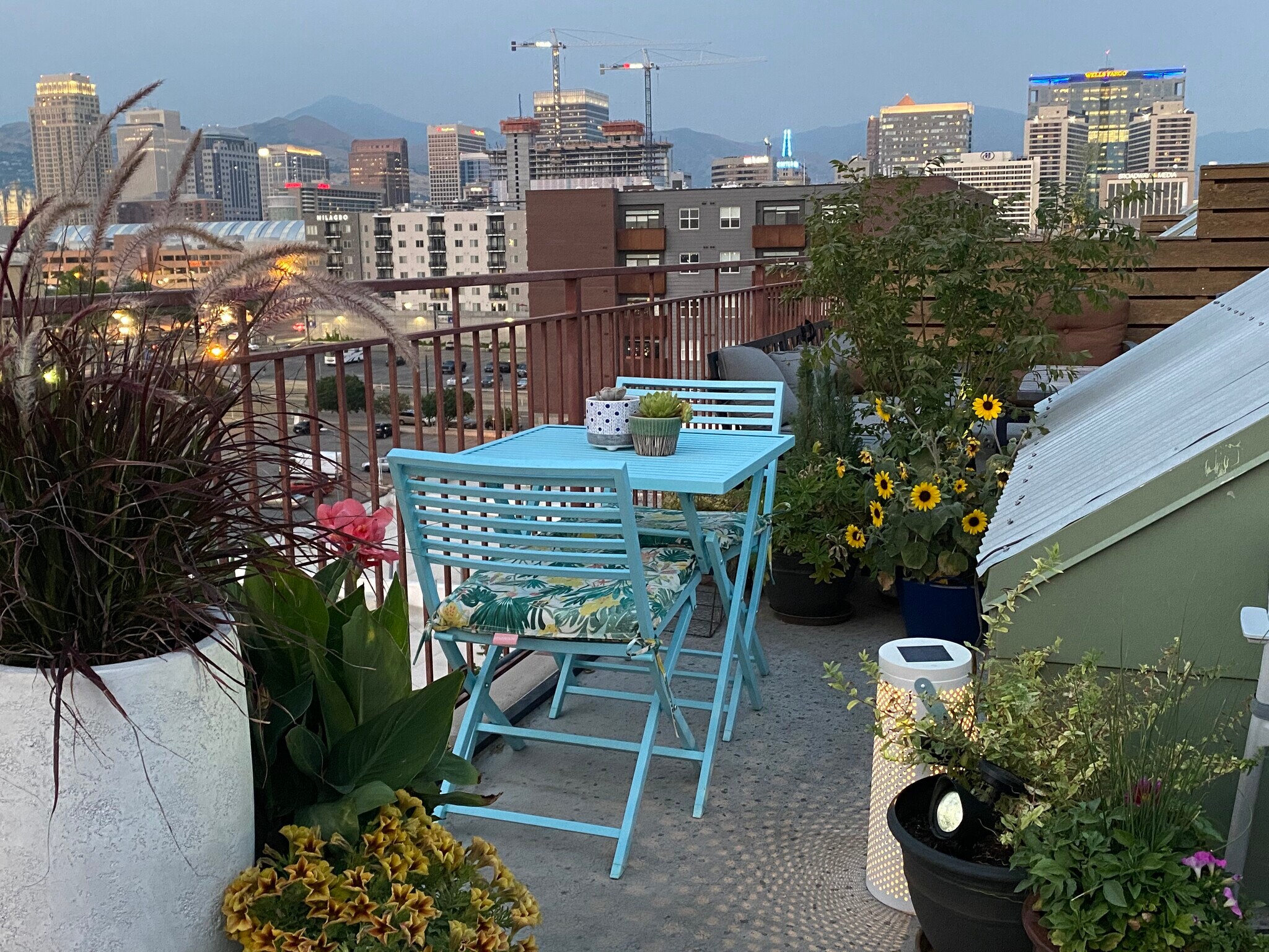 Building Photo - 360 Broadway