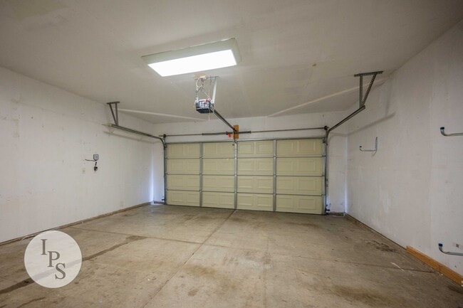 Building Photo - SOLAR!!!!  Fresno NorthEast Home, 4BR/2.75...