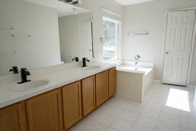 Building Photo - 10307 Sugarbridge Trail