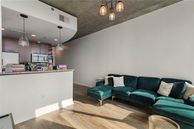 Building Photo - 3324 Peachtree Rd NE