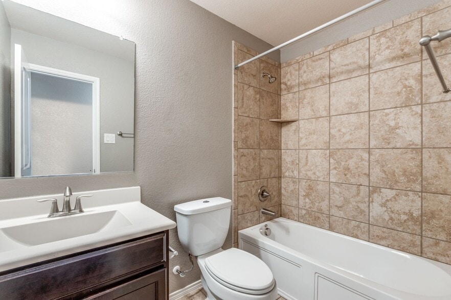 Building Photo - 12620 Waterslide Way