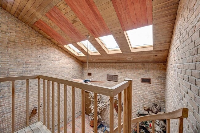 Building Photo - 5141 Del Monte Dr