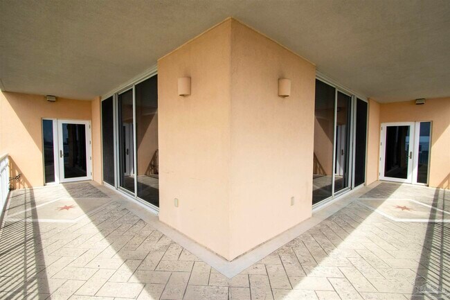 Building Photo - 800 Fort Pickens Rd