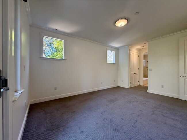 Building Photo - 3316 California St