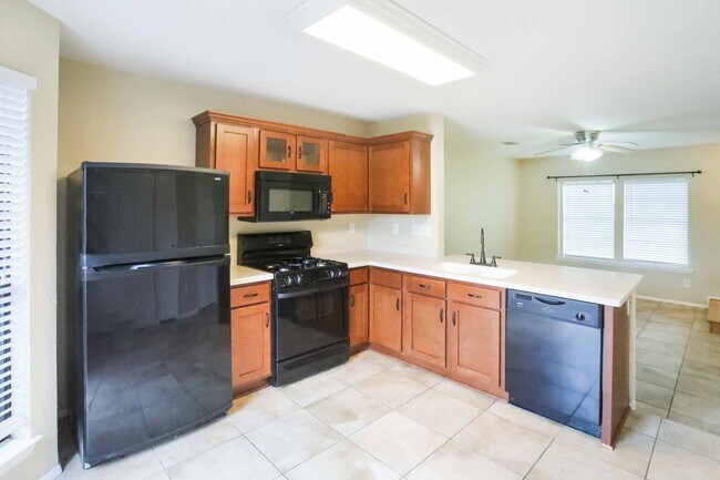 Building Photo - 1411 Gracy Farms Ln