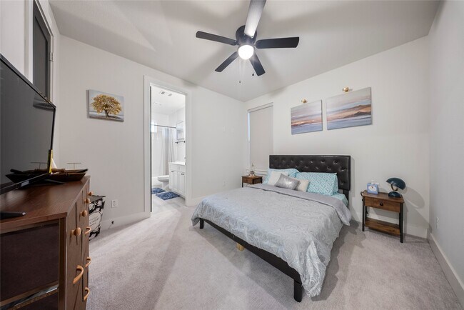 Building Photo - 6130 Campos Dr