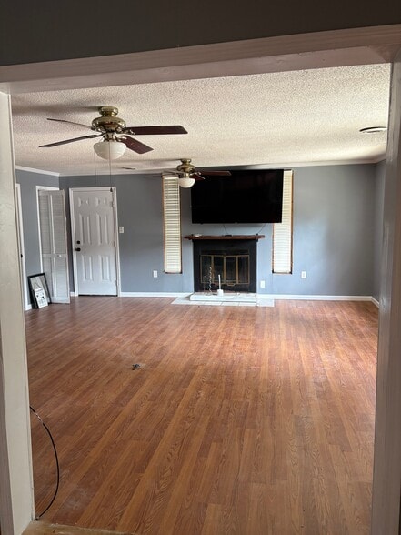 Building Photo - 7119 Nancy Ave