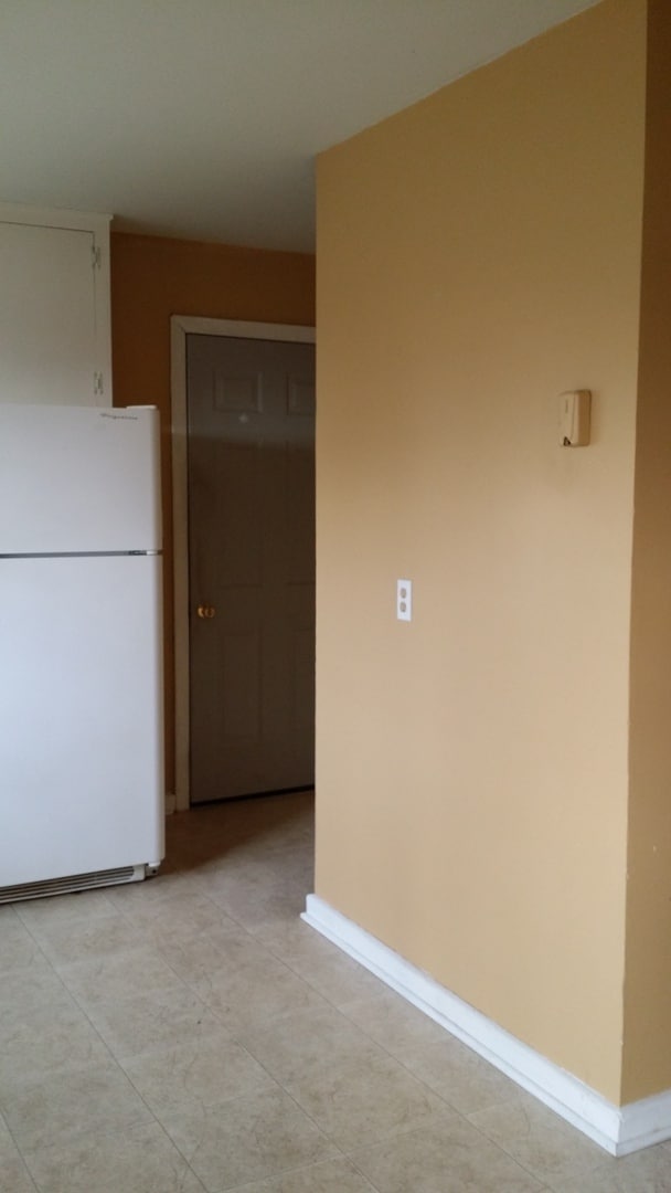 Building Photo - Come make this home yours