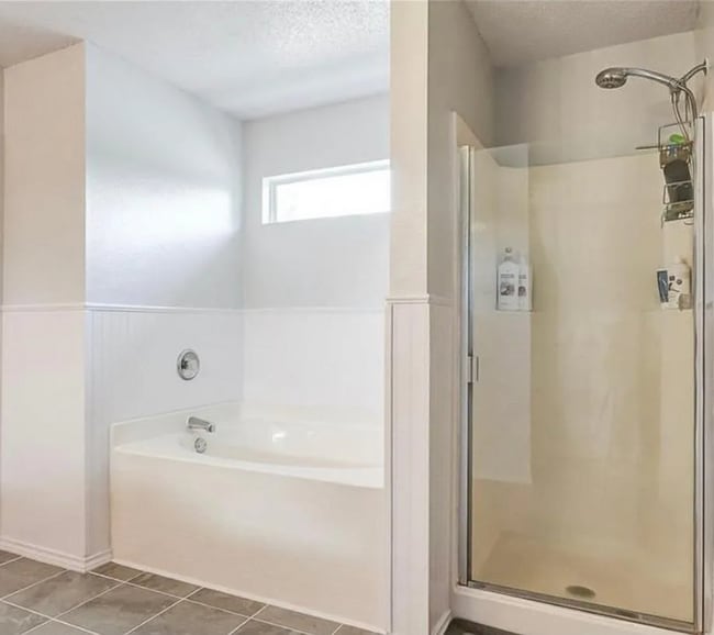 Building Photo - 1713 Cliffbrook Dr