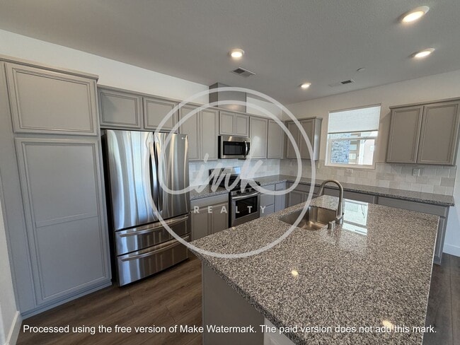 Building Photo - Beautiful Newly Built Townhome In Jenuane Community