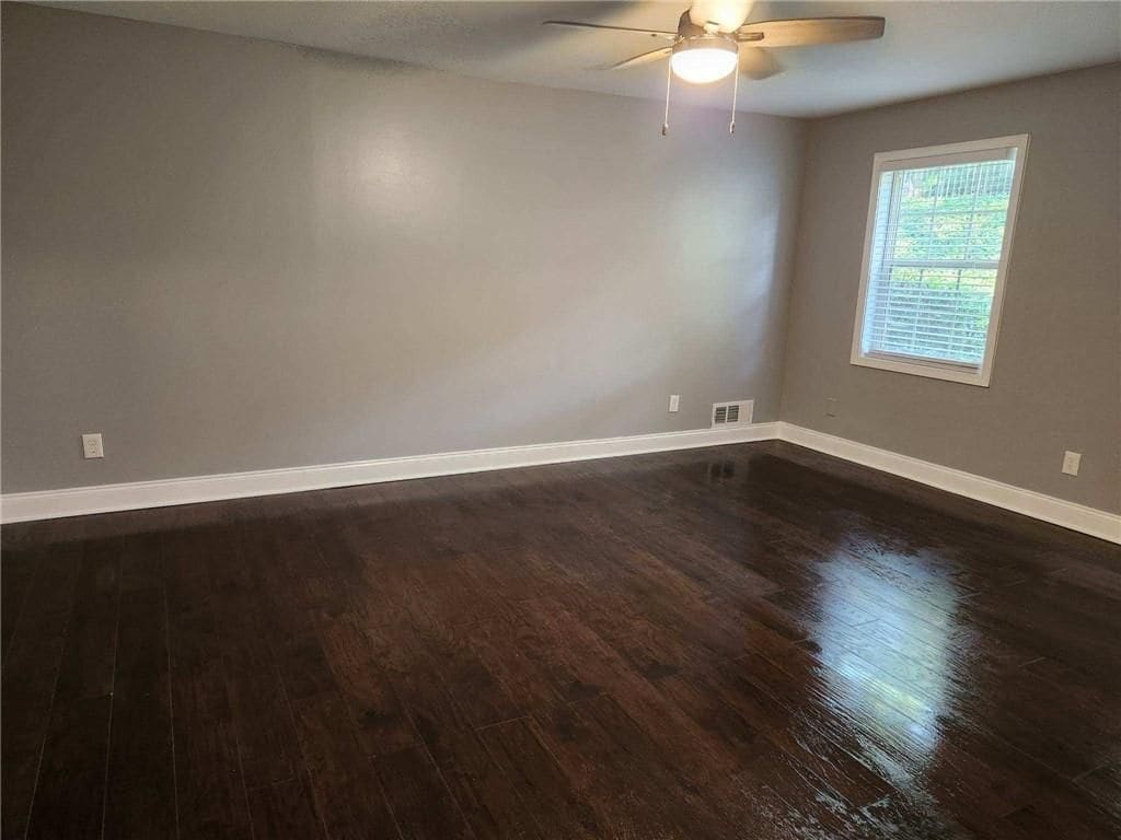 Building Photo - 750 Dalrymple Rd