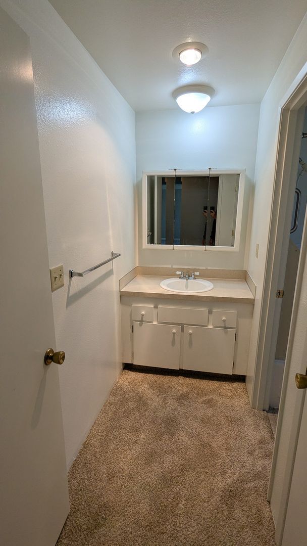 Building Photo - ANNETTE342-344