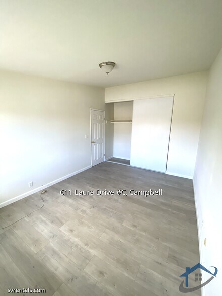 Building Photo - 611 Laura Dr