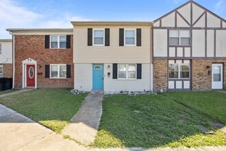 Building Photo - New Listing in Virginia Beach!