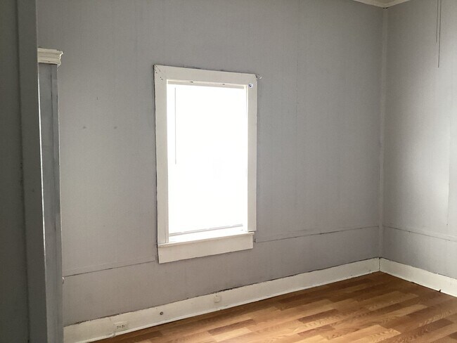 Building Photo - DOWNTOWN WILMINGTON! Historic Cottage - 2B...