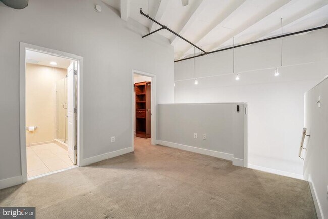 Building Photo - 1701 Kalorama Rd NW