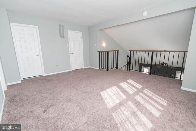 Building Photo - 239 Oakridge Dr