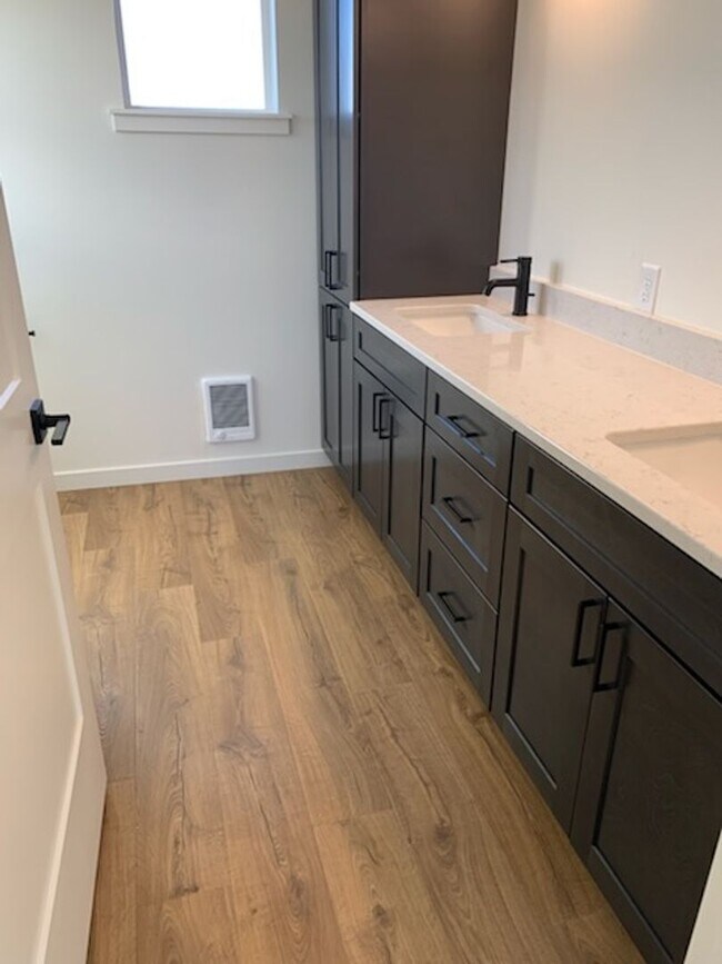 Building Photo - Brand new construction