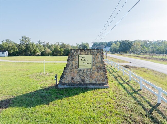 Building Photo - 30790 Clyde Ln