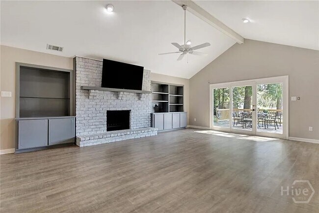 Building Photo - 154 MacKay Dr